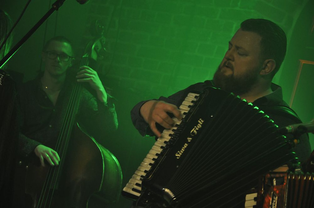 Dikanda i Marko Kukobat w Dworcu Tatrzańskim