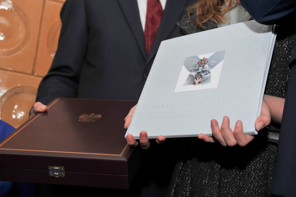 Order i ławeczka Kornela Makuszyńskiego