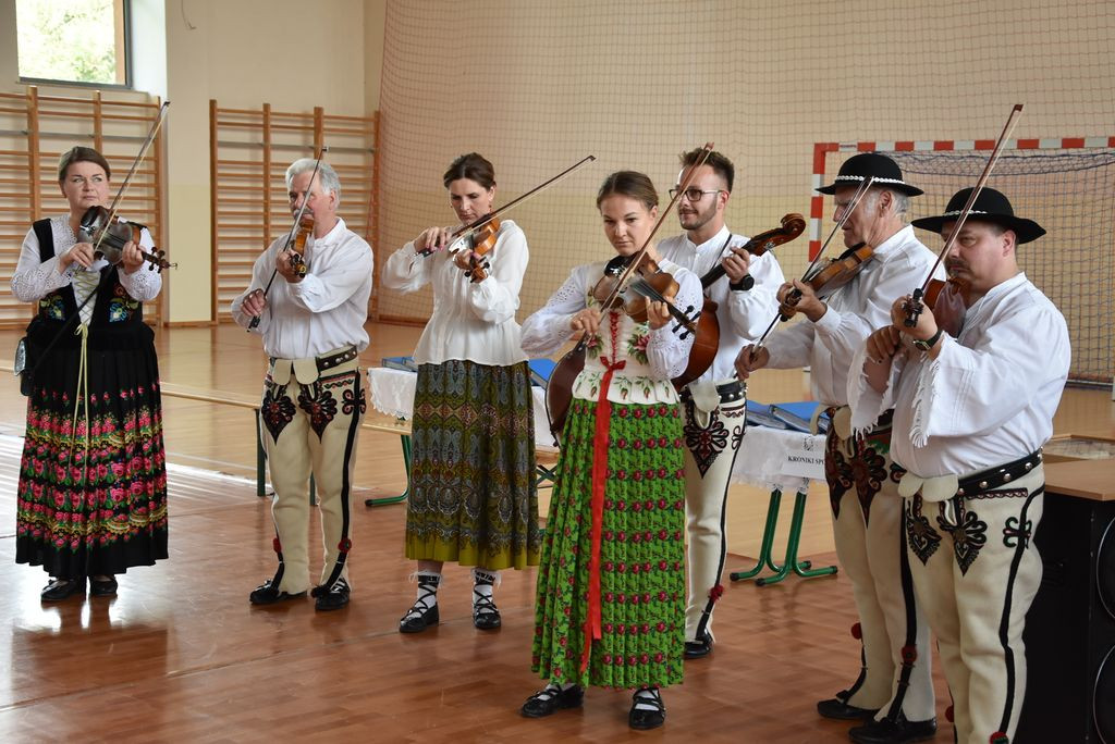 130 lat szkoły w Cichem