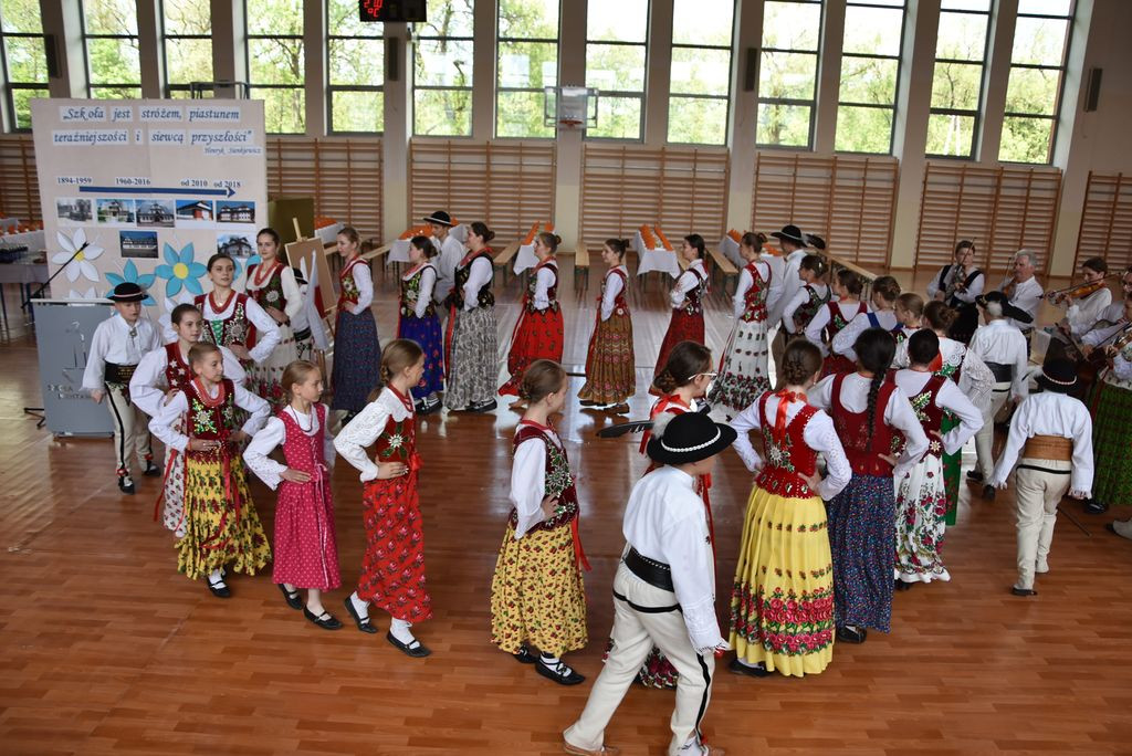 130 lat szkoły w Cichem