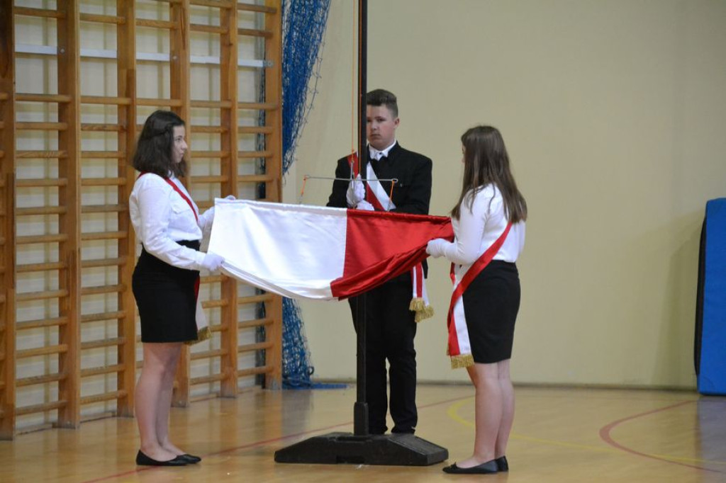 Pierwsi sportowi absolwenci