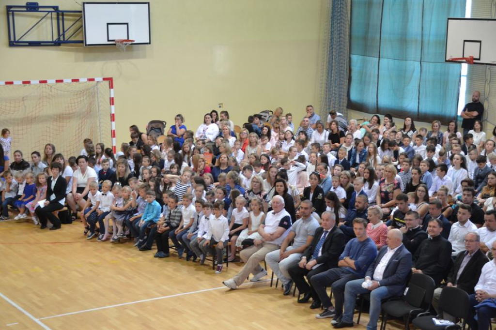 Pierwsi sportowi absolwenci