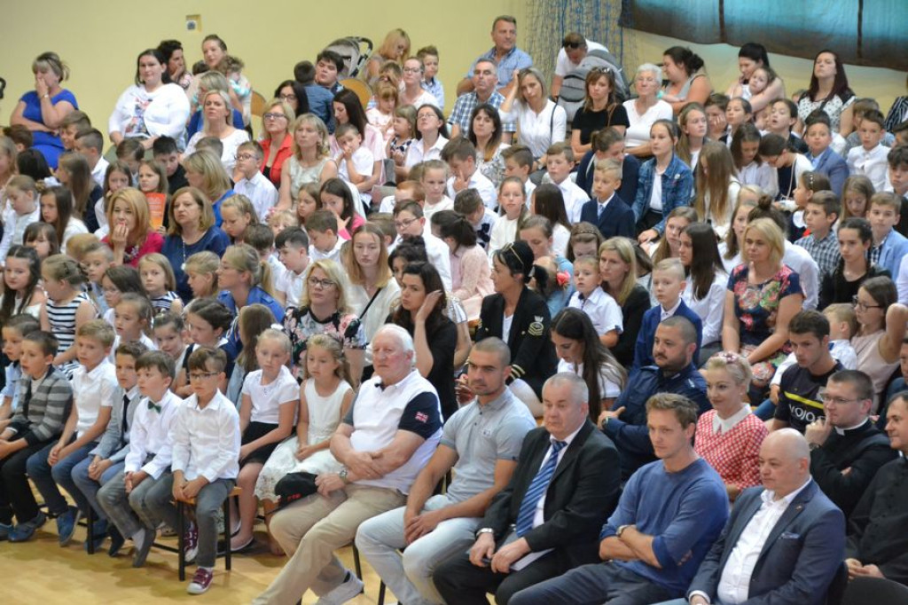 Pierwsi sportowi absolwenci