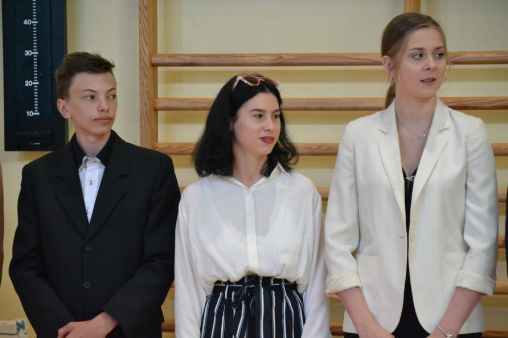 Pierwsi sportowi absolwenci
