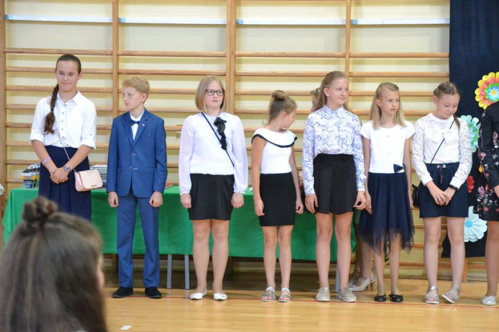 Pierwsi sportowi absolwenci