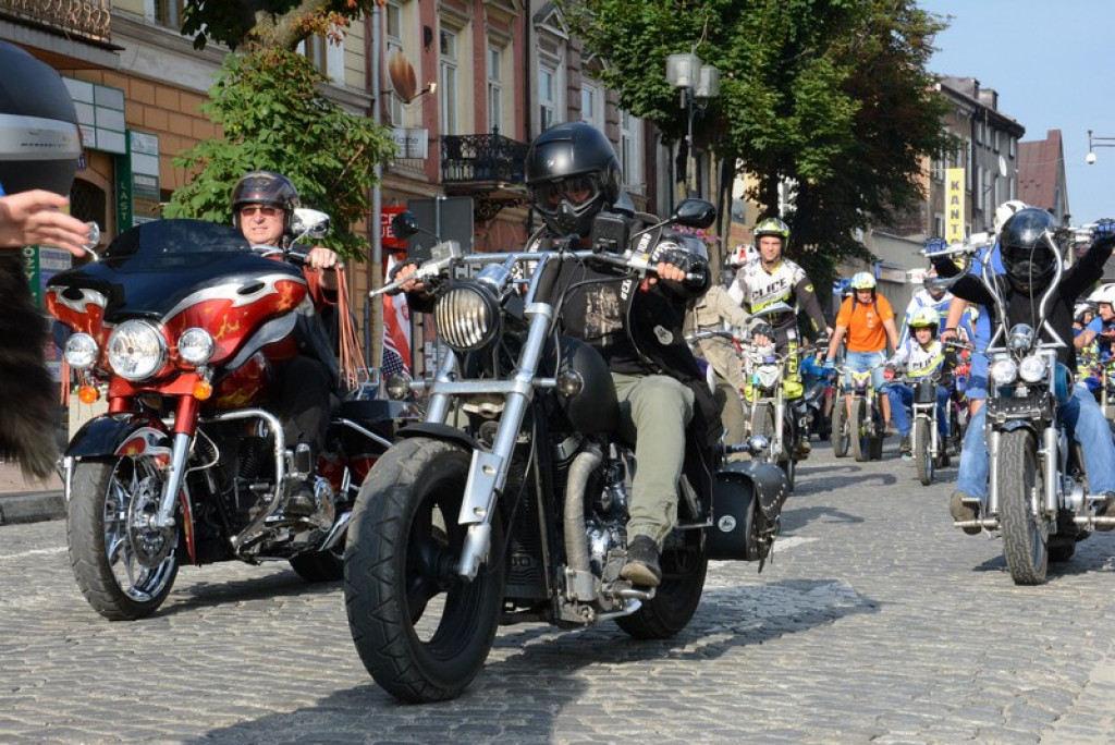 Parada motocykli przejechała ulicami Nowego Targu