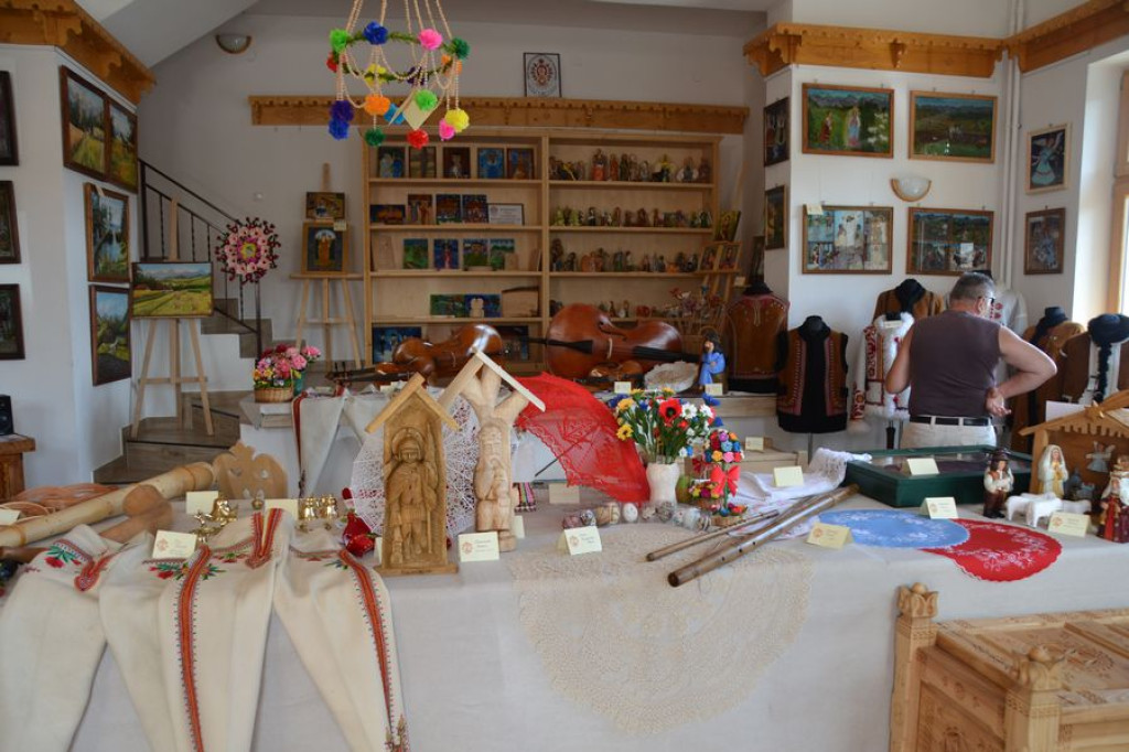 Świat artystów, twórców ludowych