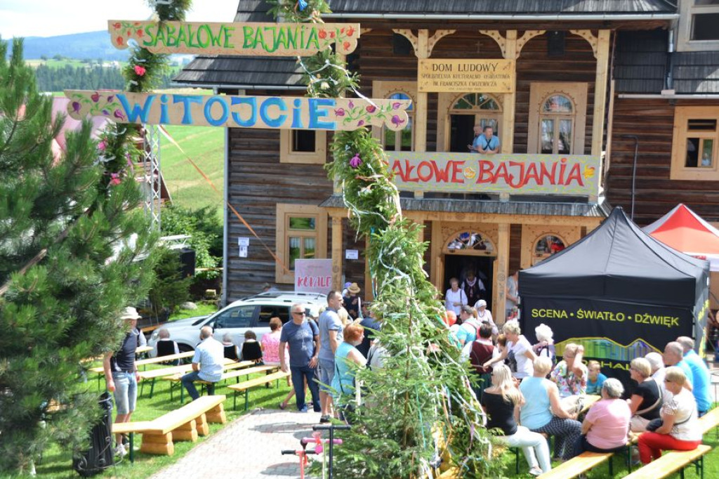 Świat artystów, twórców ludowych