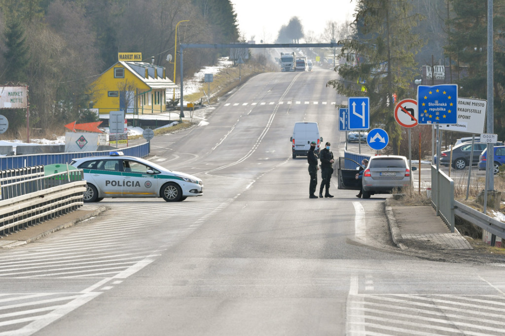 Tak wyglądają kontrole na granicy w Chyżnem