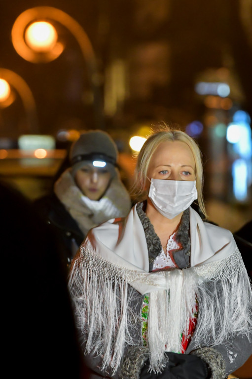 Pandemiczna Droga Krzyżowa na Krupówkach