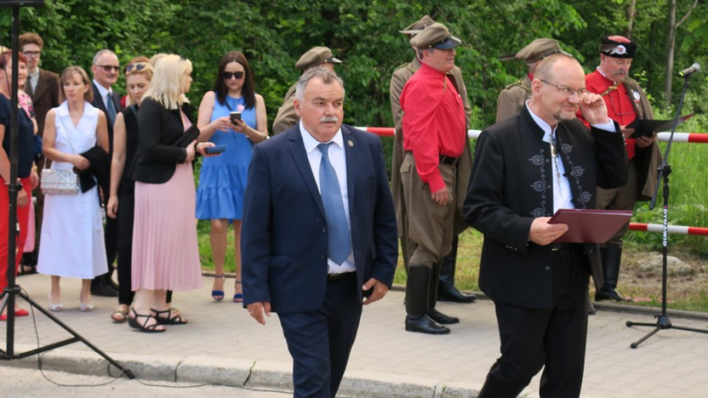 Ziemia spod Góry Świętej Anny w obelisku Powstańców Śląskich