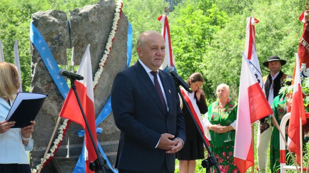 Ziemia spod Góry Świętej Anny w obelisku Powstańców Śląskich