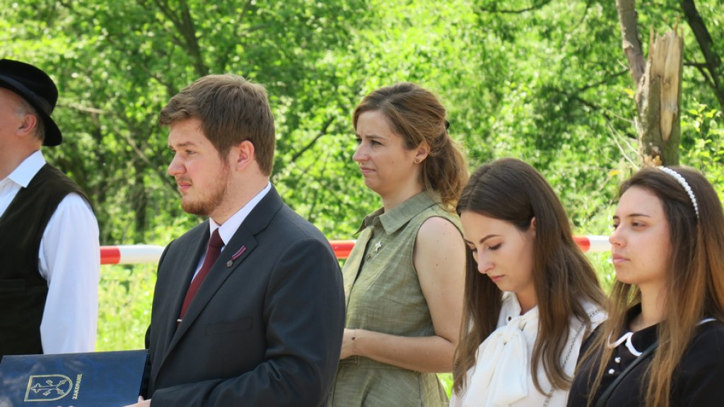 Ziemia spod Góry Świętej Anny w obelisku Powstańców Śląskich