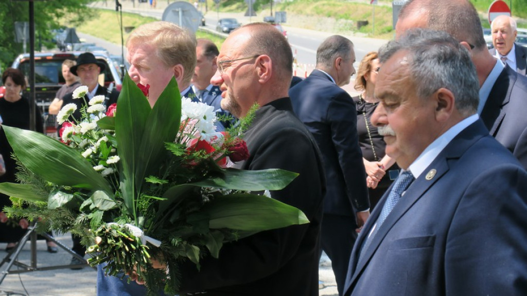 Ziemia spod Góry Świętej Anny w obelisku Powstańców Śląskich