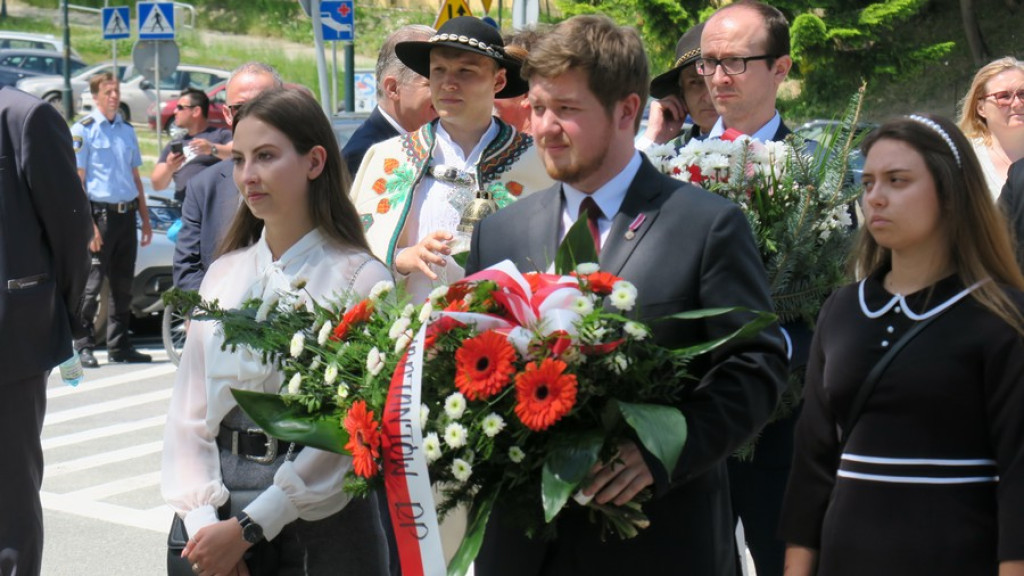 Ziemia spod Góry Świętej Anny w obelisku Powstańców Śląskich
