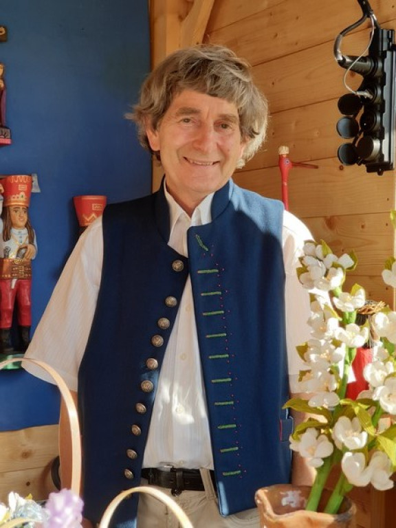 Rzeźba, hafty i koronki