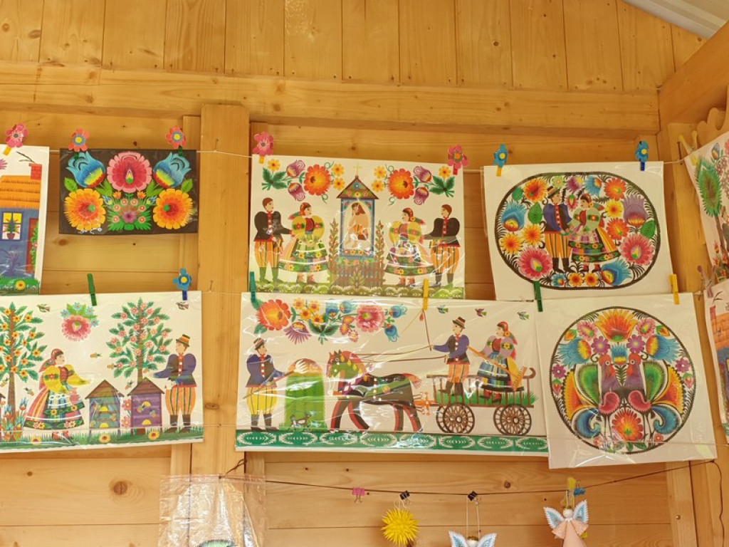 Rzeźba, hafty i koronki