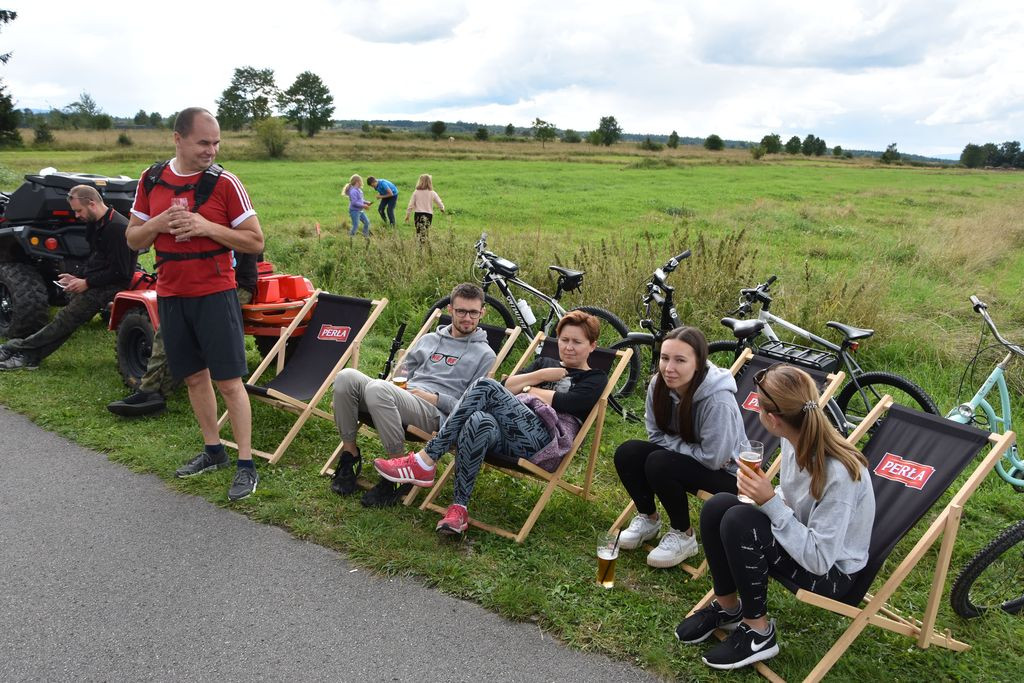 Na stacji PKP Podczerwone - zamiast pociągu rower