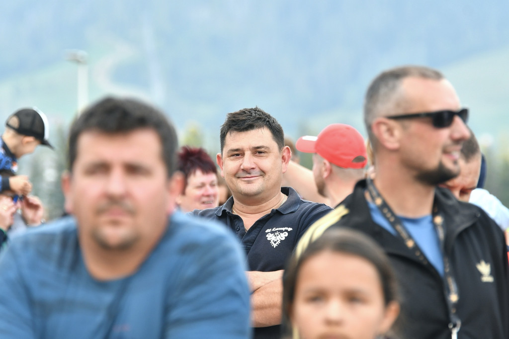 Tak skaczą młodzi pod okiem Kamila Stocha