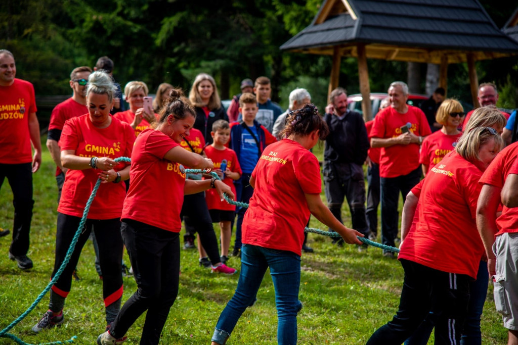 Wyszli zza biurek rozprostować kości