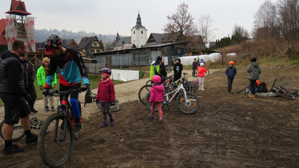 Nowoczesny pumptrack w Poroninie