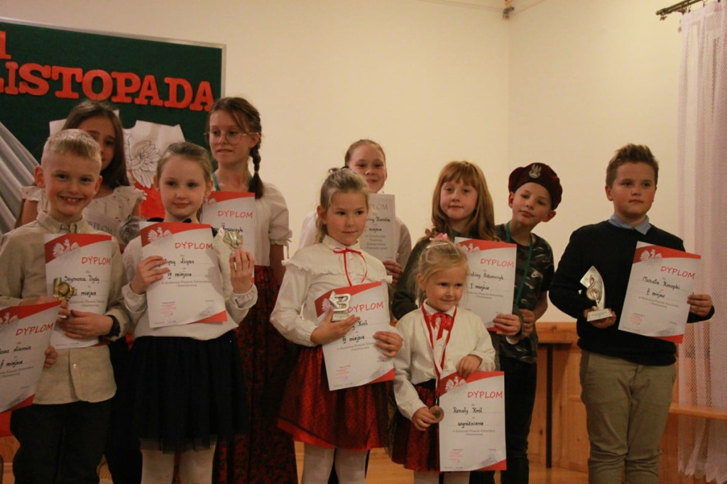 Najmłodsi śpiewali piosenki żołnierskie