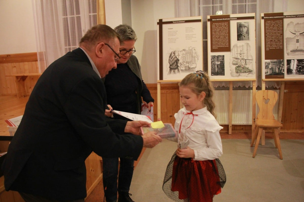 Najmłodsi śpiewali piosenki żołnierskie
