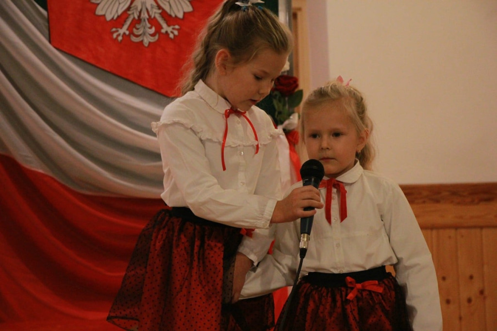 Najmłodsi śpiewali piosenki żołnierskie