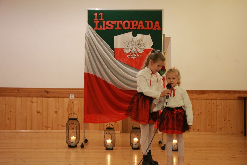 Najmłodsi śpiewali piosenki żołnierskie