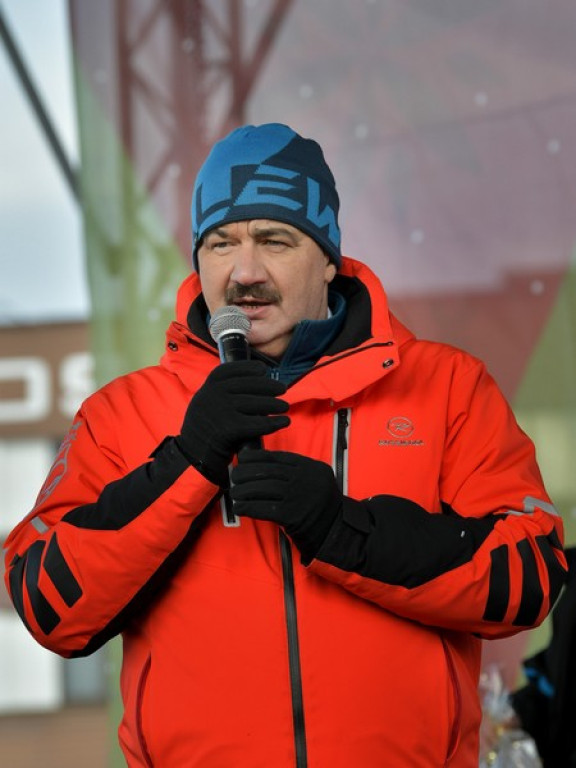 Najlepszy święty rozdaje prezenty