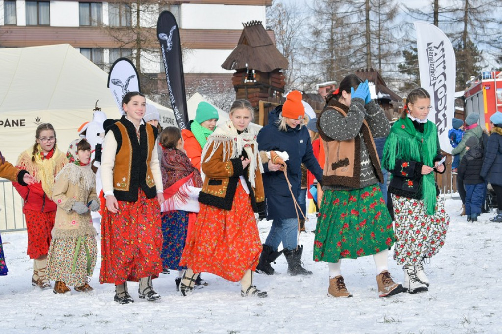 Najlepszy święty rozdaje prezenty