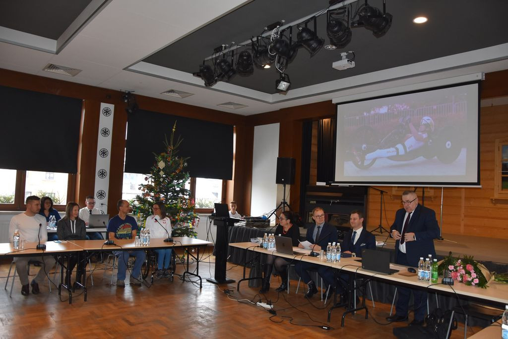 Sesja opłatkowa i medale dla sportowców