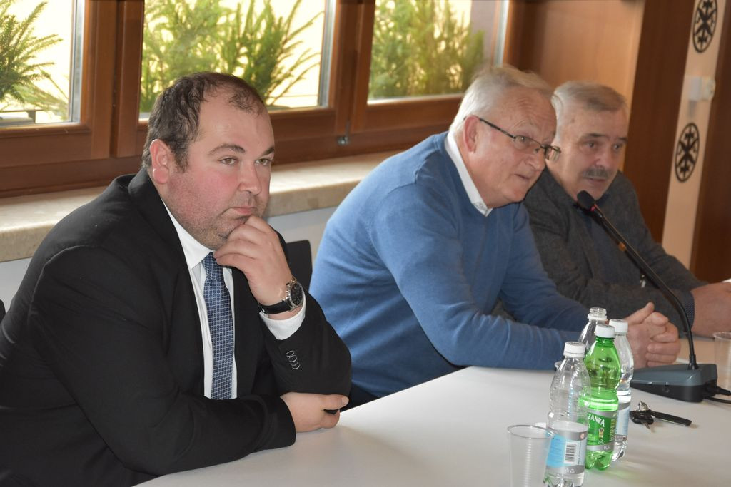 Sesja opłatkowa i medale dla sportowców
