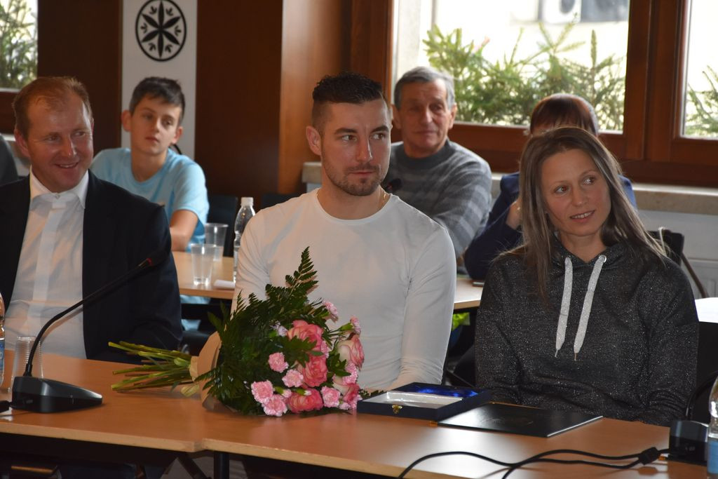 Sesja opłatkowa i medale dla sportowców