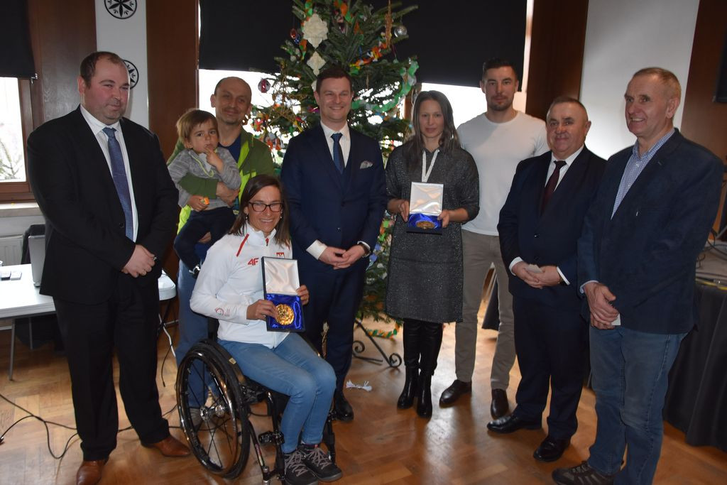 Sesja opłatkowa i medale dla sportowców