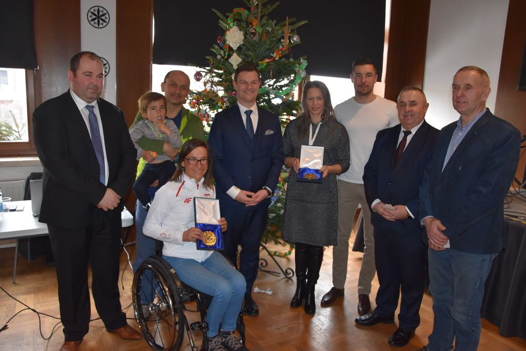 Sesja opłatkowa i medale dla sportowców