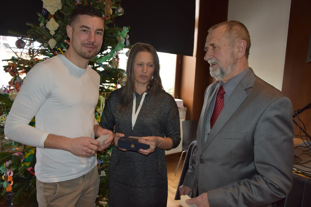 Sesja opłatkowa i medale dla sportowców