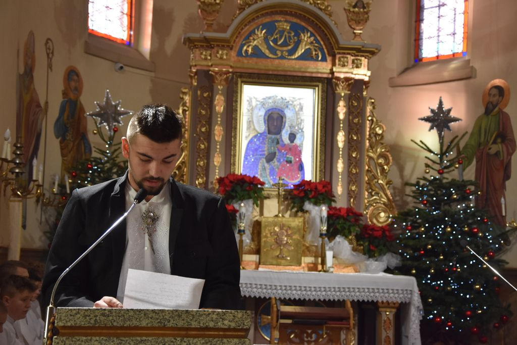 Kolędowanie z "Małymi Miętusianami" i "Miętusianami"