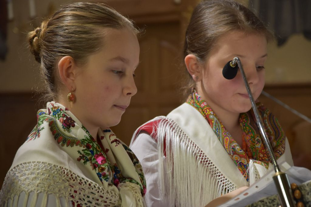 Kolędowanie z "Małymi Miętusianami" i "Miętusianami"