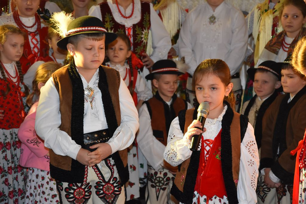 Kolędowanie z "Małymi Miętusianami" i "Miętusianami"