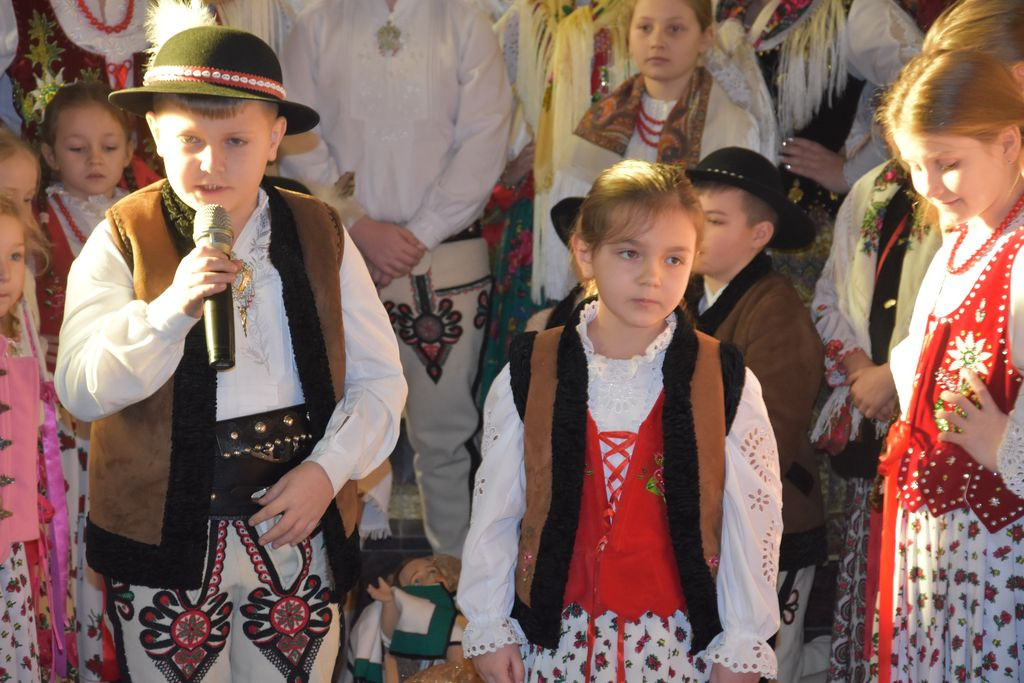 Kolędowanie z "Małymi Miętusianami" i "Miętusianami"