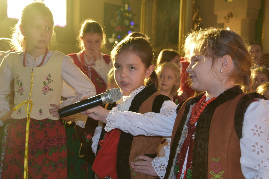 Kolędowanie z "Małymi Miętusianami" i "Miętusianami"