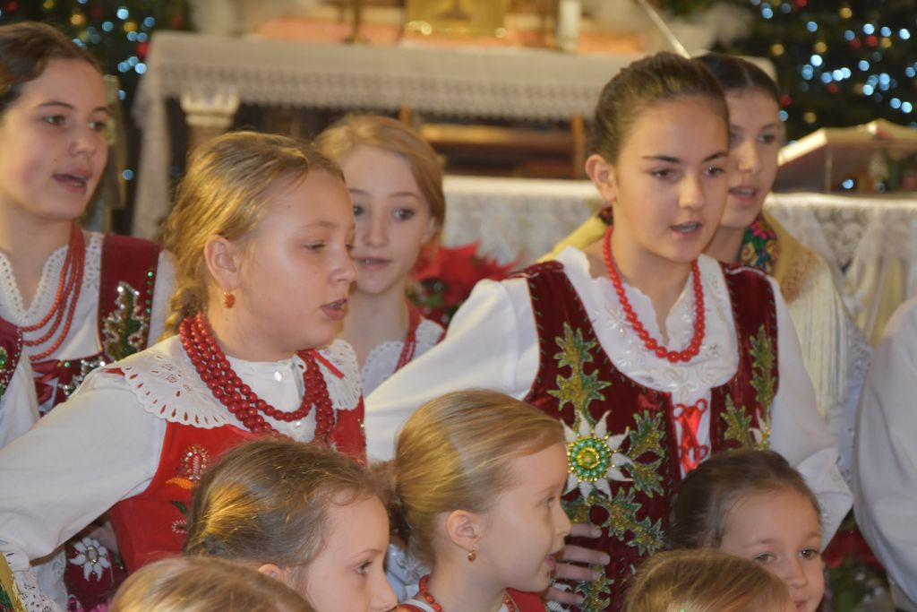 Kolędowanie z "Małymi Miętusianami" i "Miętusianami"