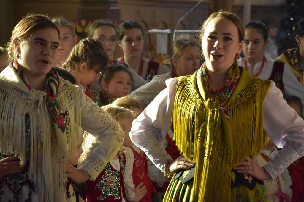Kolędowanie z "Małymi Miętusianami" i "Miętusianami"