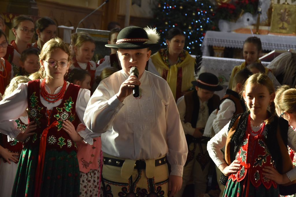Kolędowanie z "Małymi Miętusianami" i "Miętusianami"