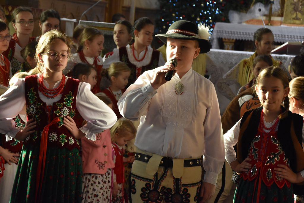 Kolędowanie z "Małymi Miętusianami" i "Miętusianami"