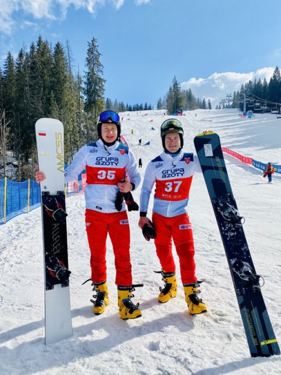 Królowe i królowie snowboardu w Suchem