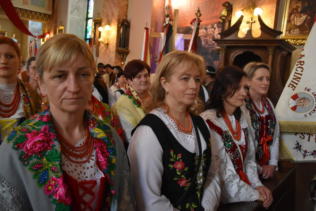 Związek Podhalan w Klikuszowej ze sztandarem