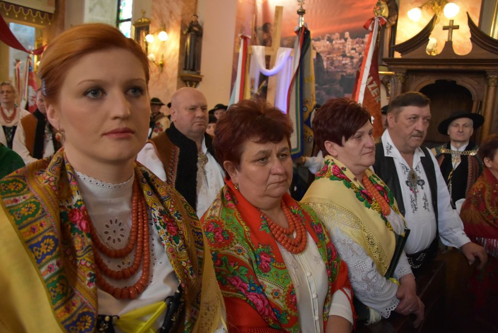 Związek Podhalan w Klikuszowej ze sztandarem