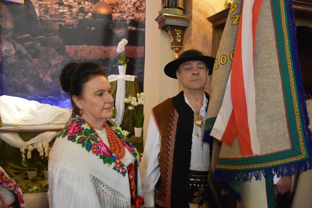 Związek Podhalan w Klikuszowej ze sztandarem